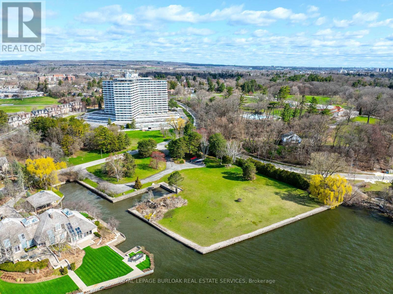 800 Lasalle Park Road, Burlington, ON