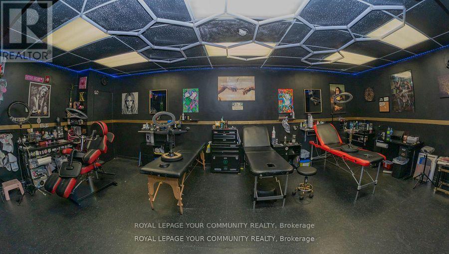 821 Bloor Street W, Toronto, ON