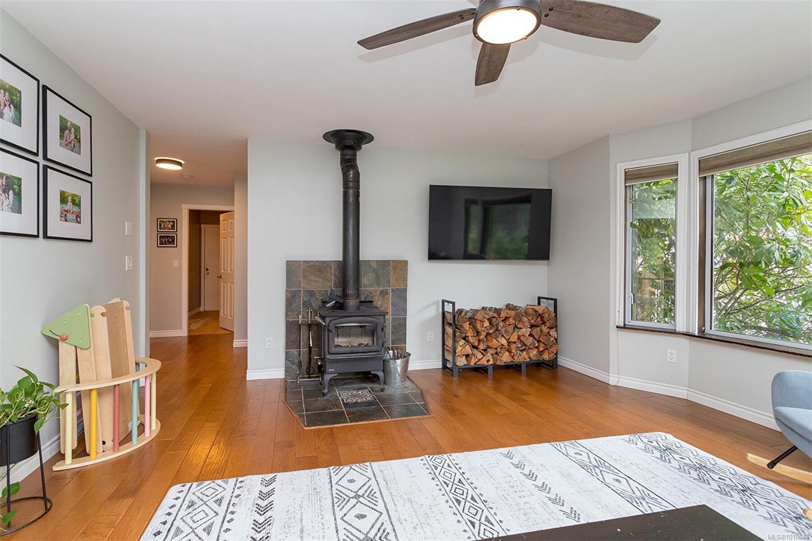 2377 Robertson Rd, Shawnigan Lake, BC