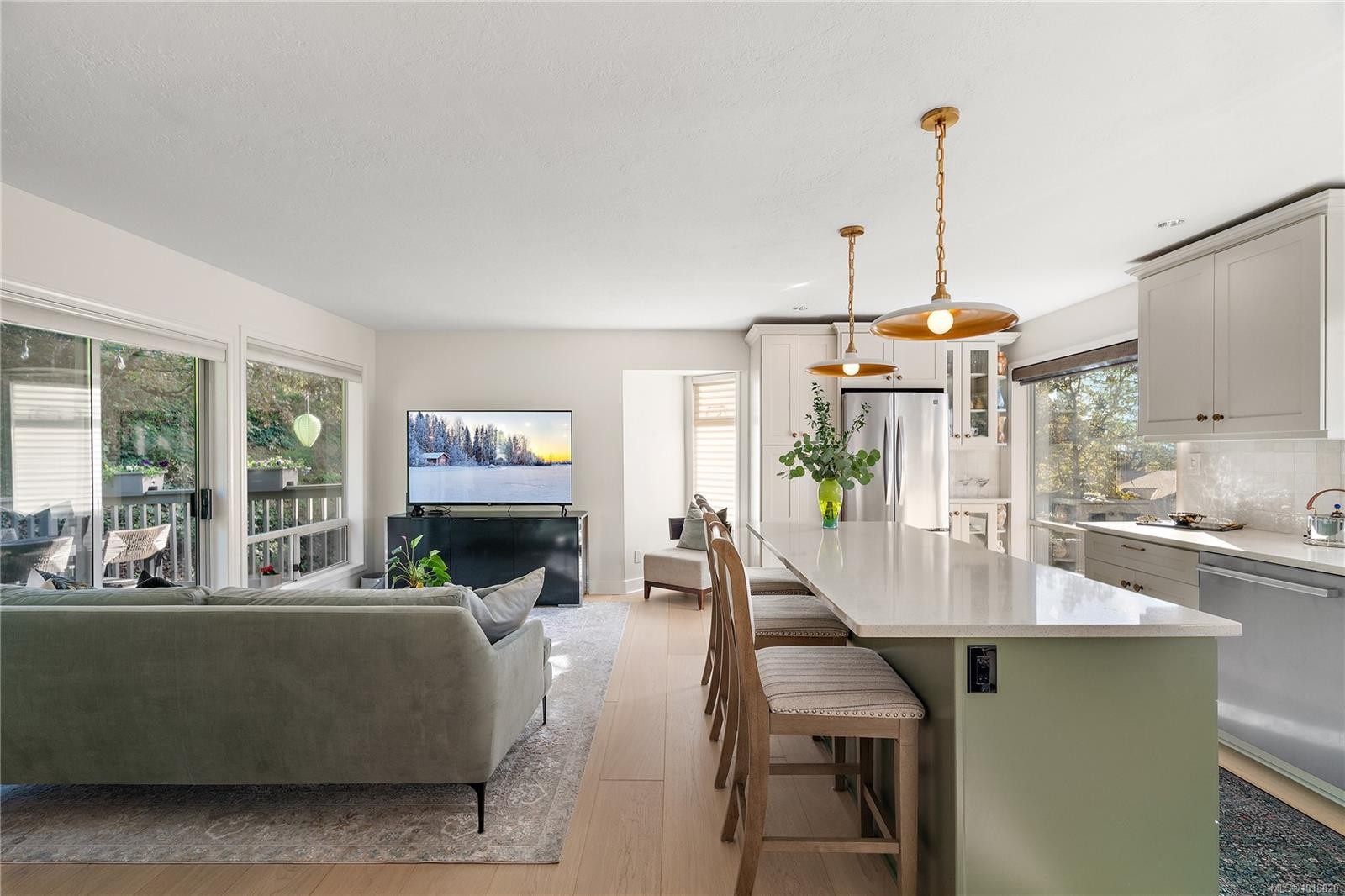 21-909 Carolwood Dr, Saanich, BC