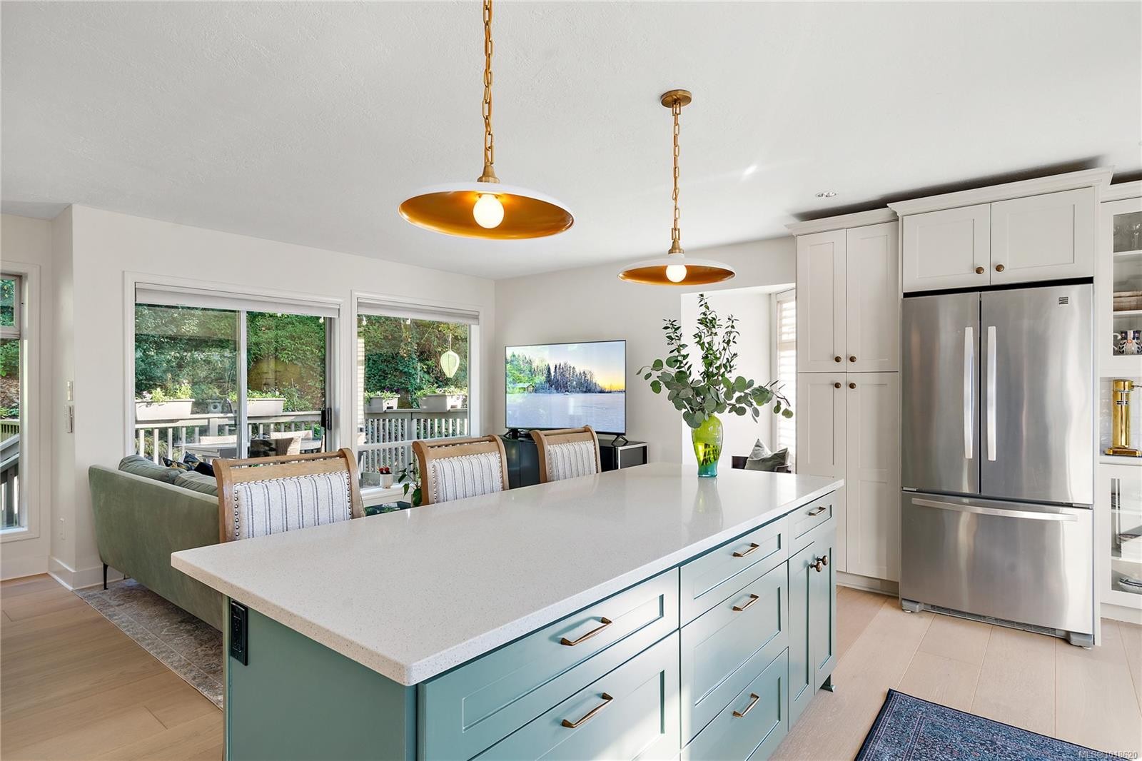 21-909 Carolwood Dr, Saanich, BC