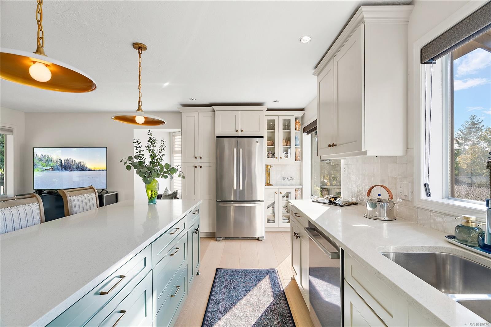 21-909 Carolwood Dr, Saanich, BC