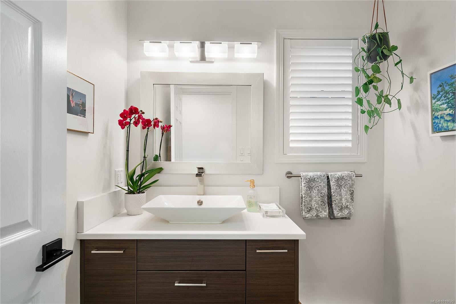 21-909 Carolwood Dr, Saanich, BC