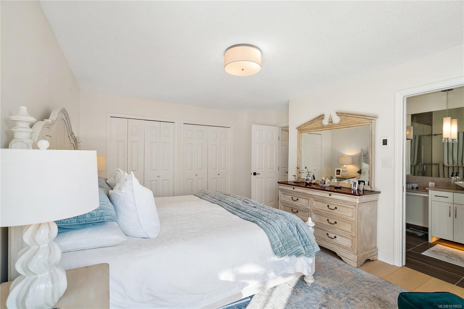 21-909 Carolwood Dr, Saanich, BC