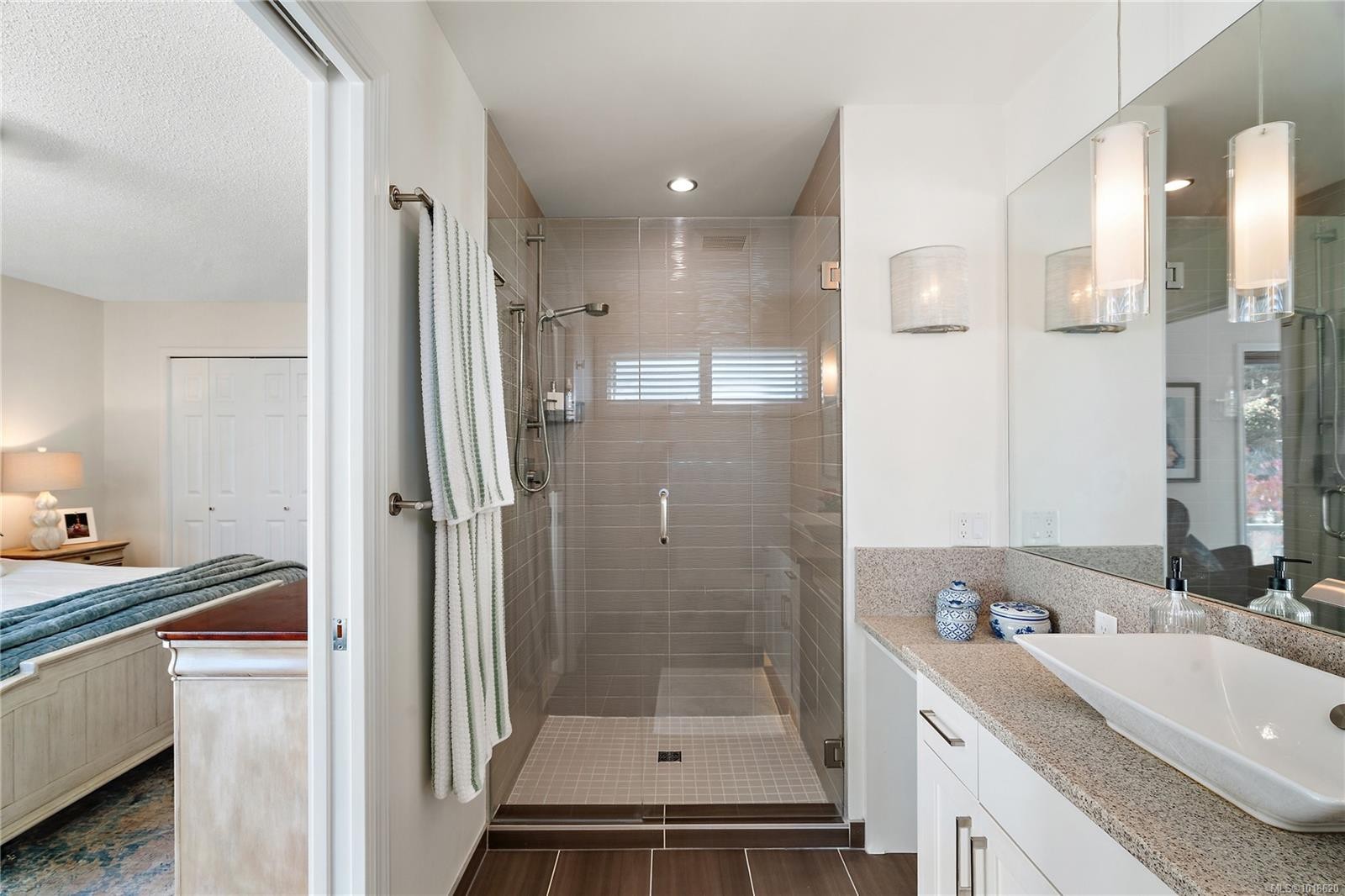 21-909 Carolwood Dr, Saanich, BC