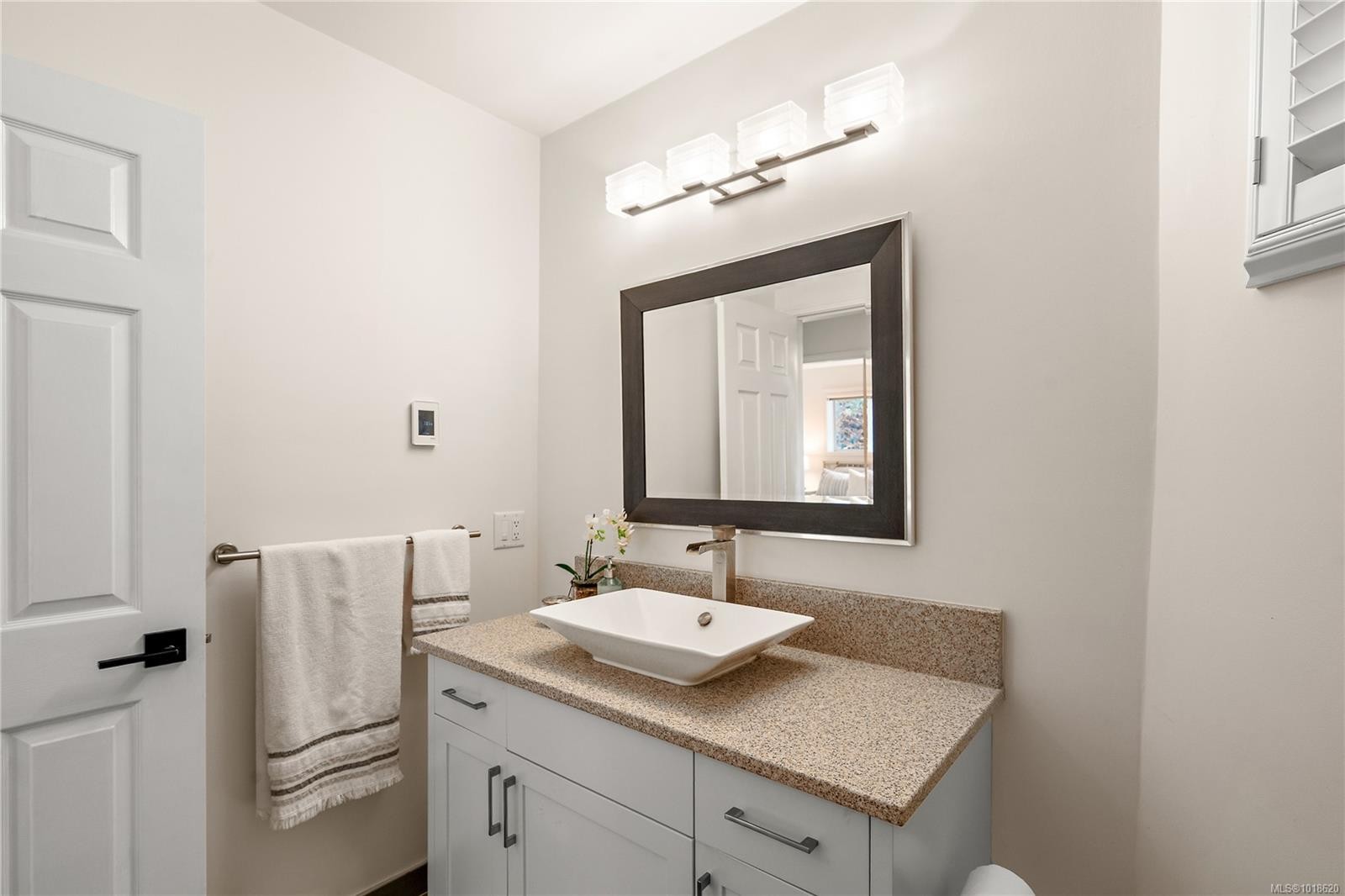 21-909 Carolwood Dr, Saanich, BC