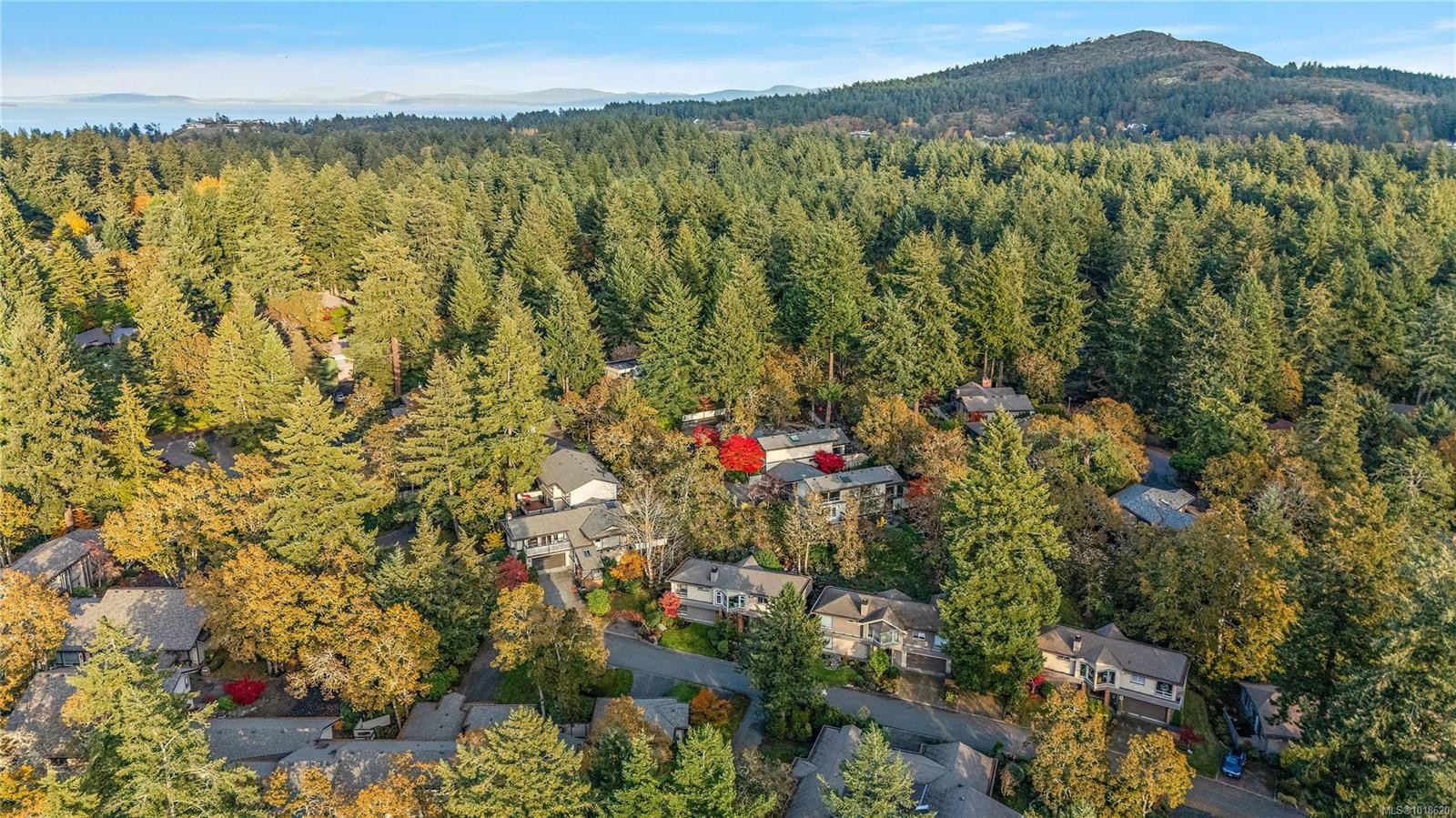 21-909 Carolwood Dr, Saanich, BC