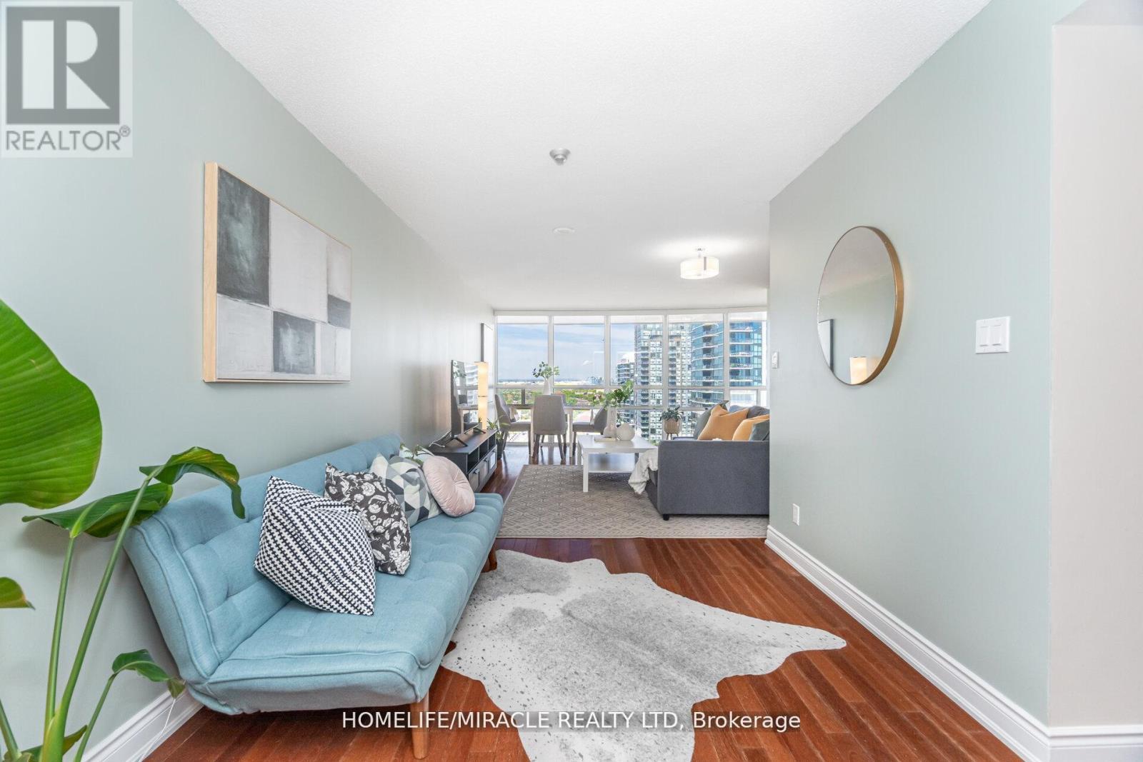 #1701 - 50 Eglinton Ave W, Mississauga, ON - Indoor