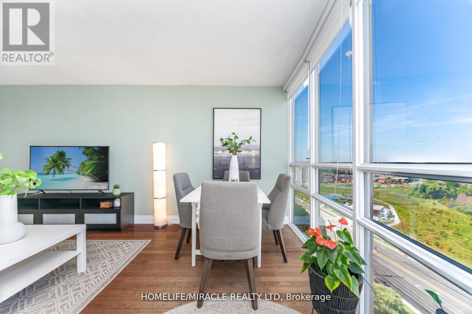 #1701 - 50 Eglinton Ave W, Mississauga, ON - Indoor