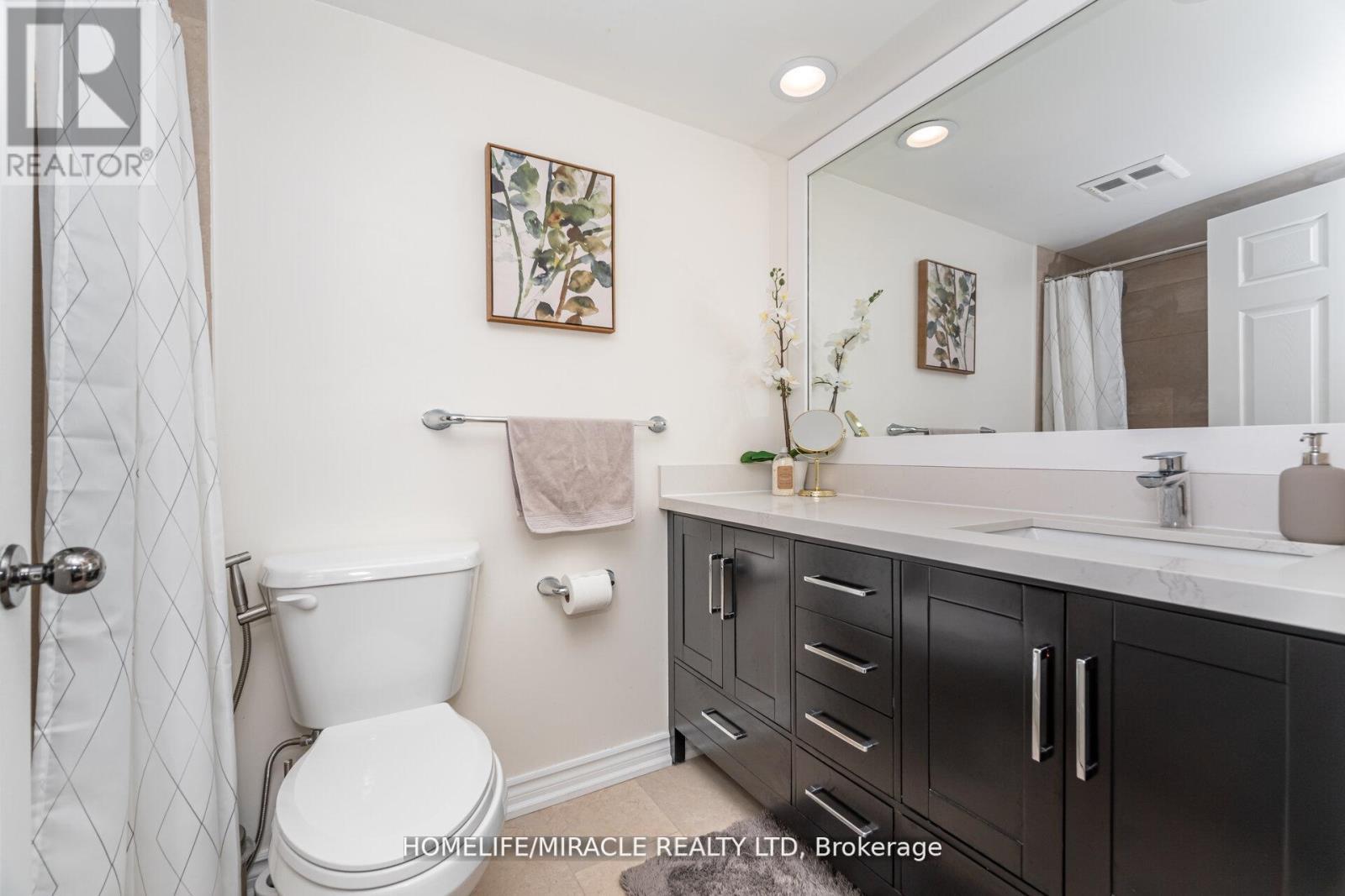 #1701 - 50 Eglinton Ave W, Mississauga, ON - Indoor Photo Showing Bathroom