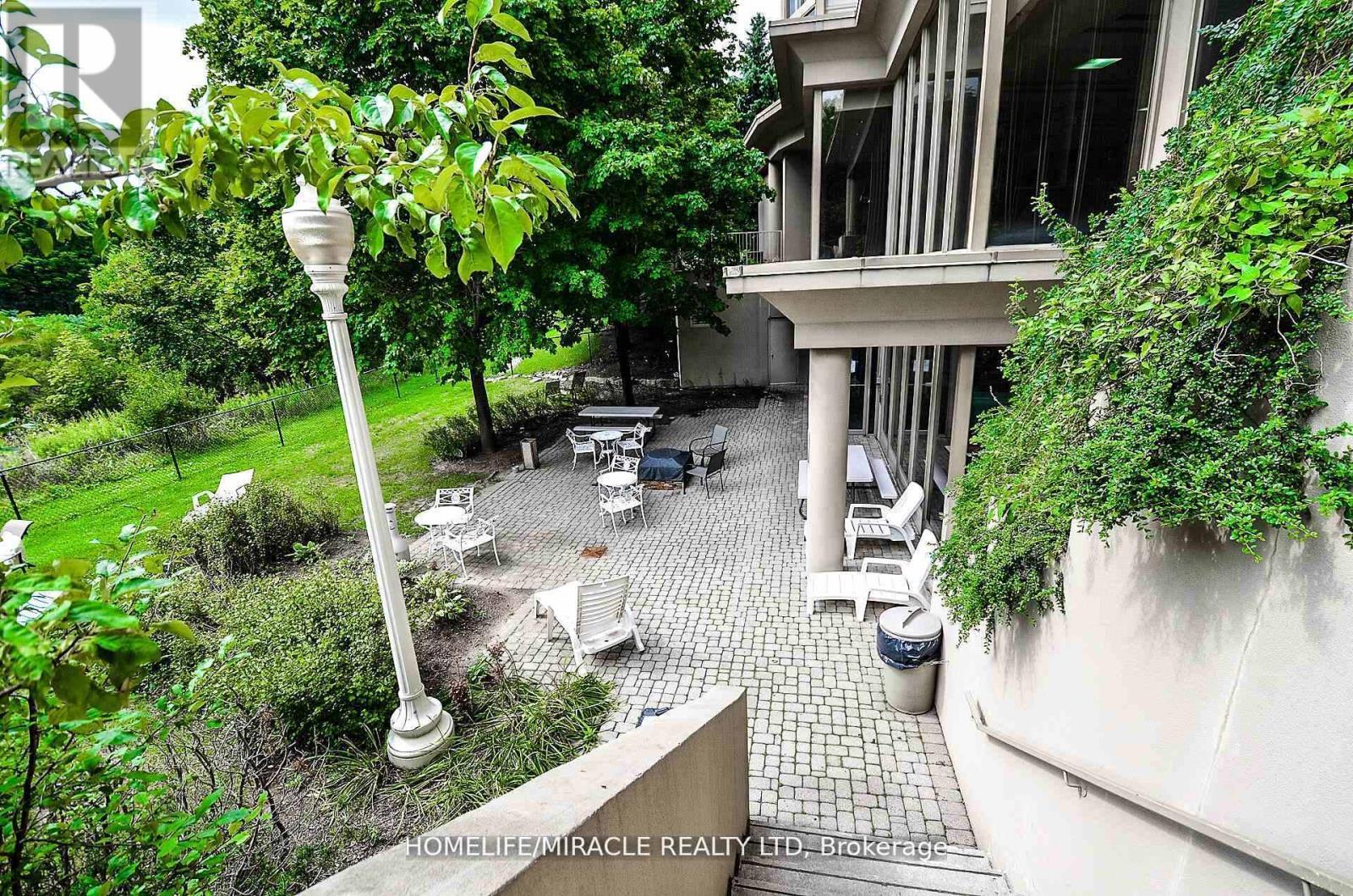 #1701 - 50 Eglinton Ave W, Mississauga, ON - Outdoor