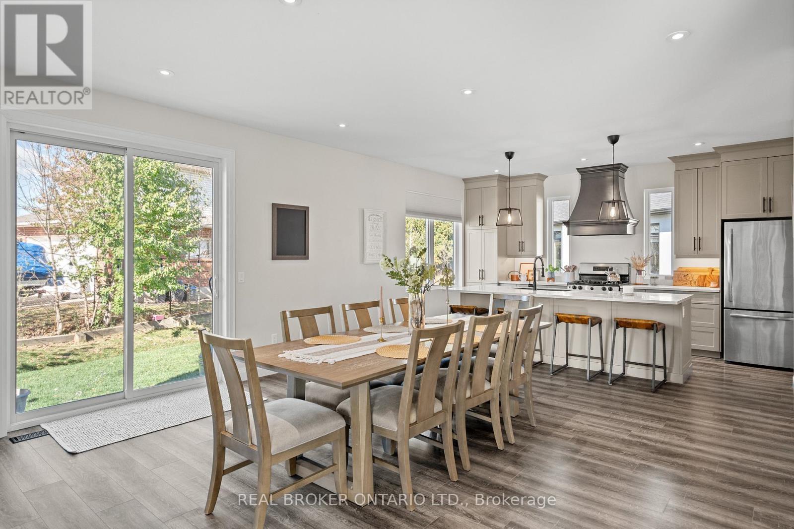 92 Ivy Crescent, Thorold (Confederation Heights), ON - Indoor