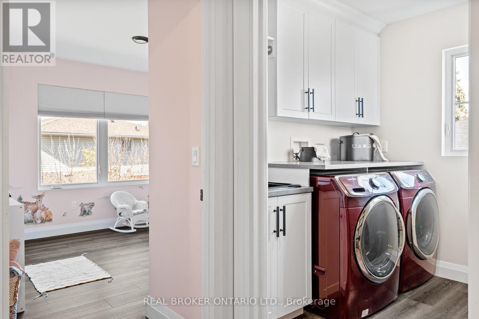 92 Ivy Crescent, Thorold (Confederation Heights), ON - Indoor Photo Showing Laundry Room