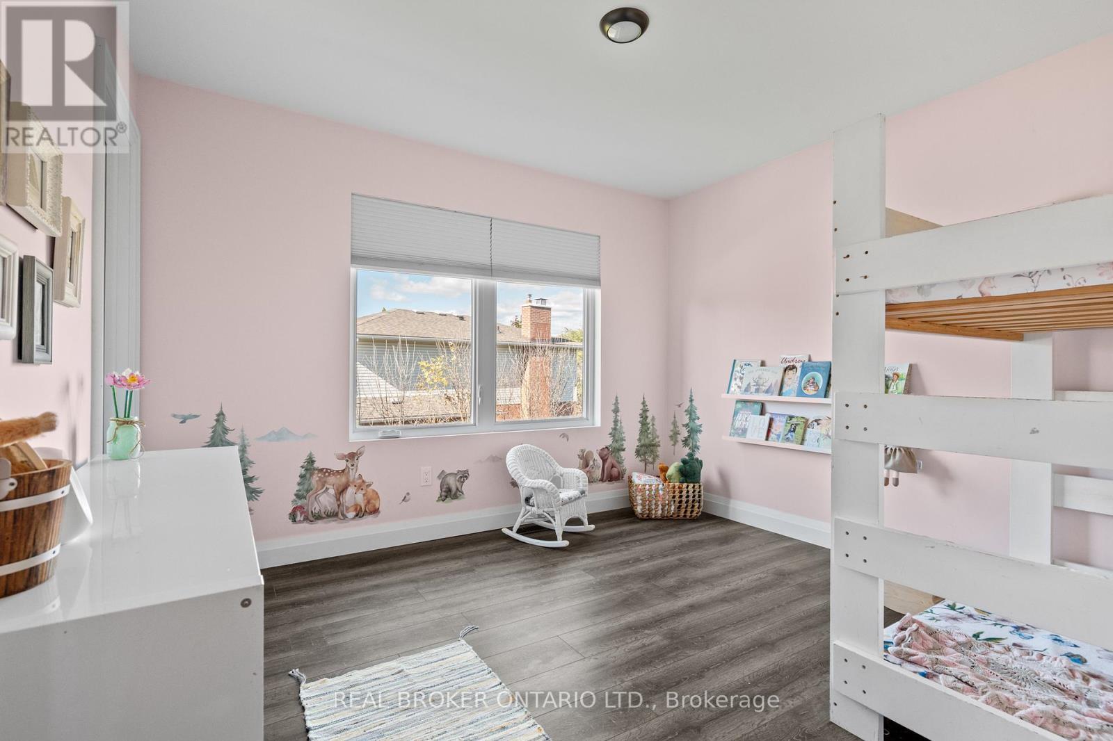 92 Ivy Crescent, Thorold (Confederation Heights), ON - Indoor