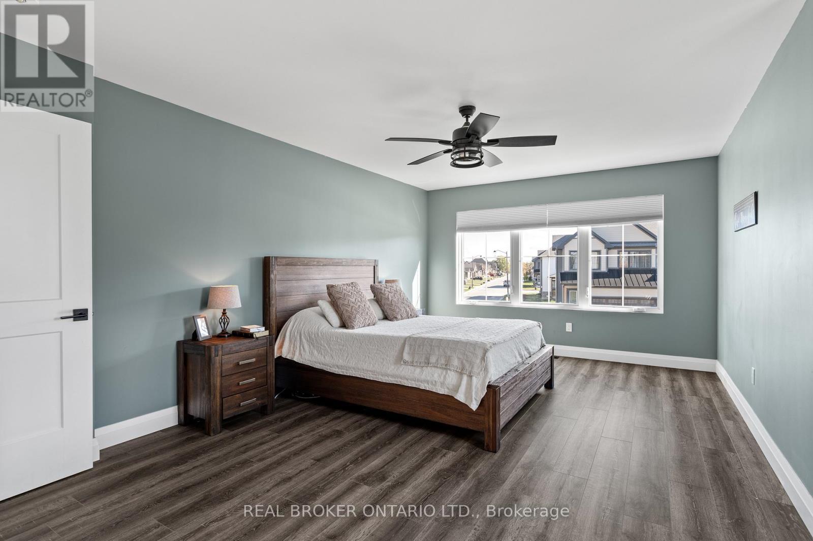 92 Ivy Crescent, Thorold (Confederation Heights), ON - Indoor Photo Showing Bedroom