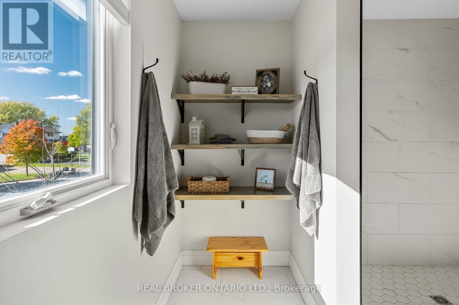 92 Ivy Crescent, Thorold (Confederation Heights), ON - Indoor Photo Showing Other Room