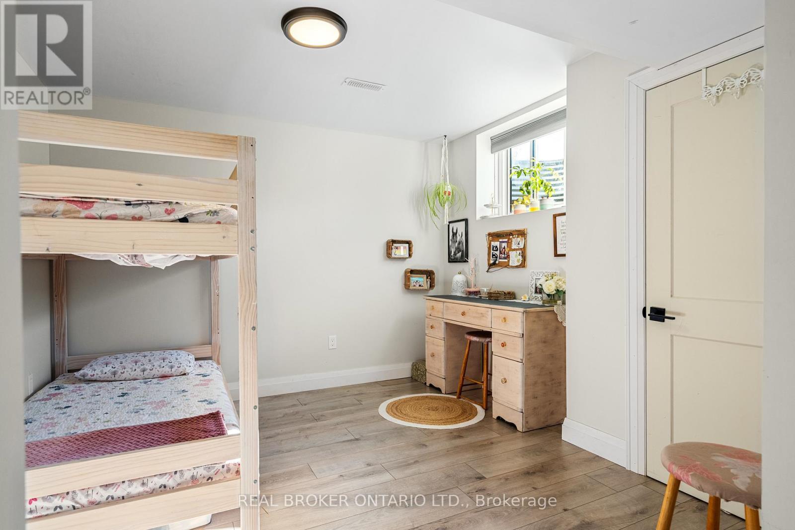 92 Ivy Crescent, Thorold (Confederation Heights), ON - Indoor