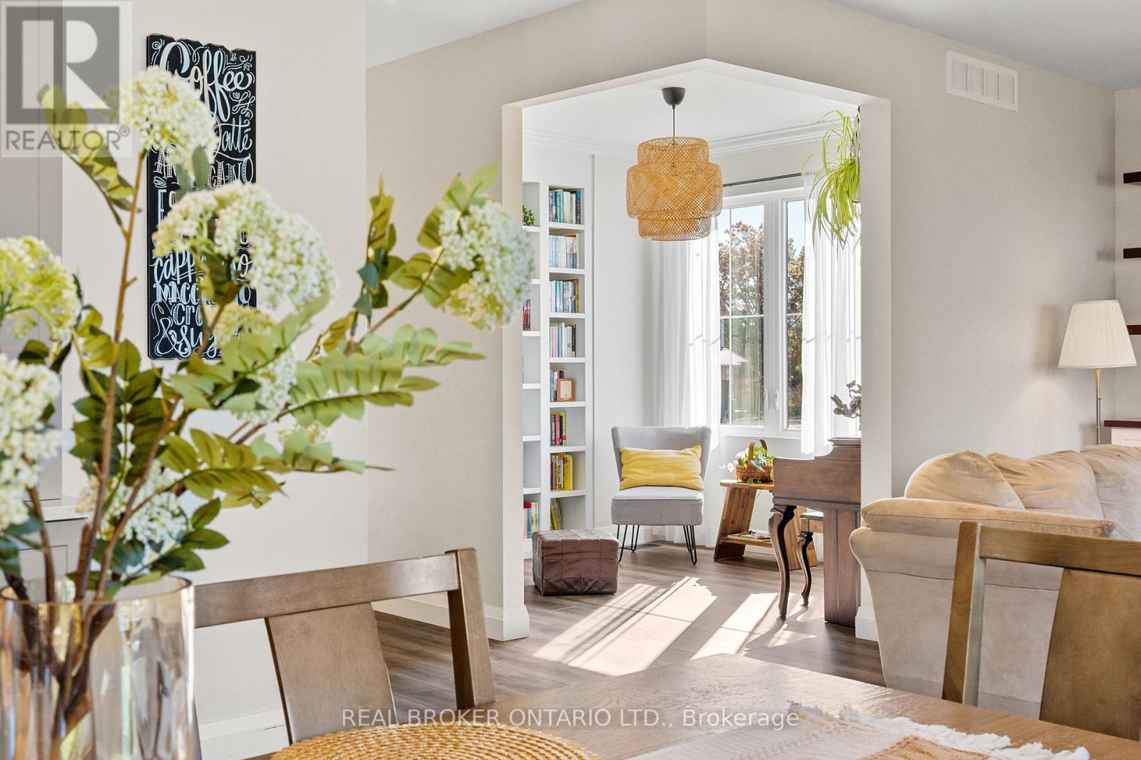 92 Ivy Crescent, Thorold (Confederation Heights), ON - Indoor