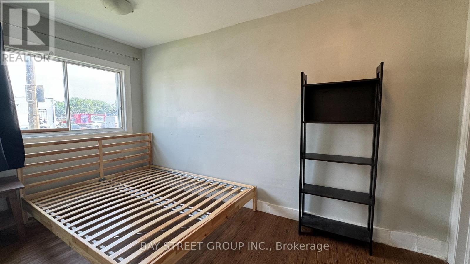 4738 Huron Street, Niagara Falls, ON - Indoor Photo Showing Bedroom