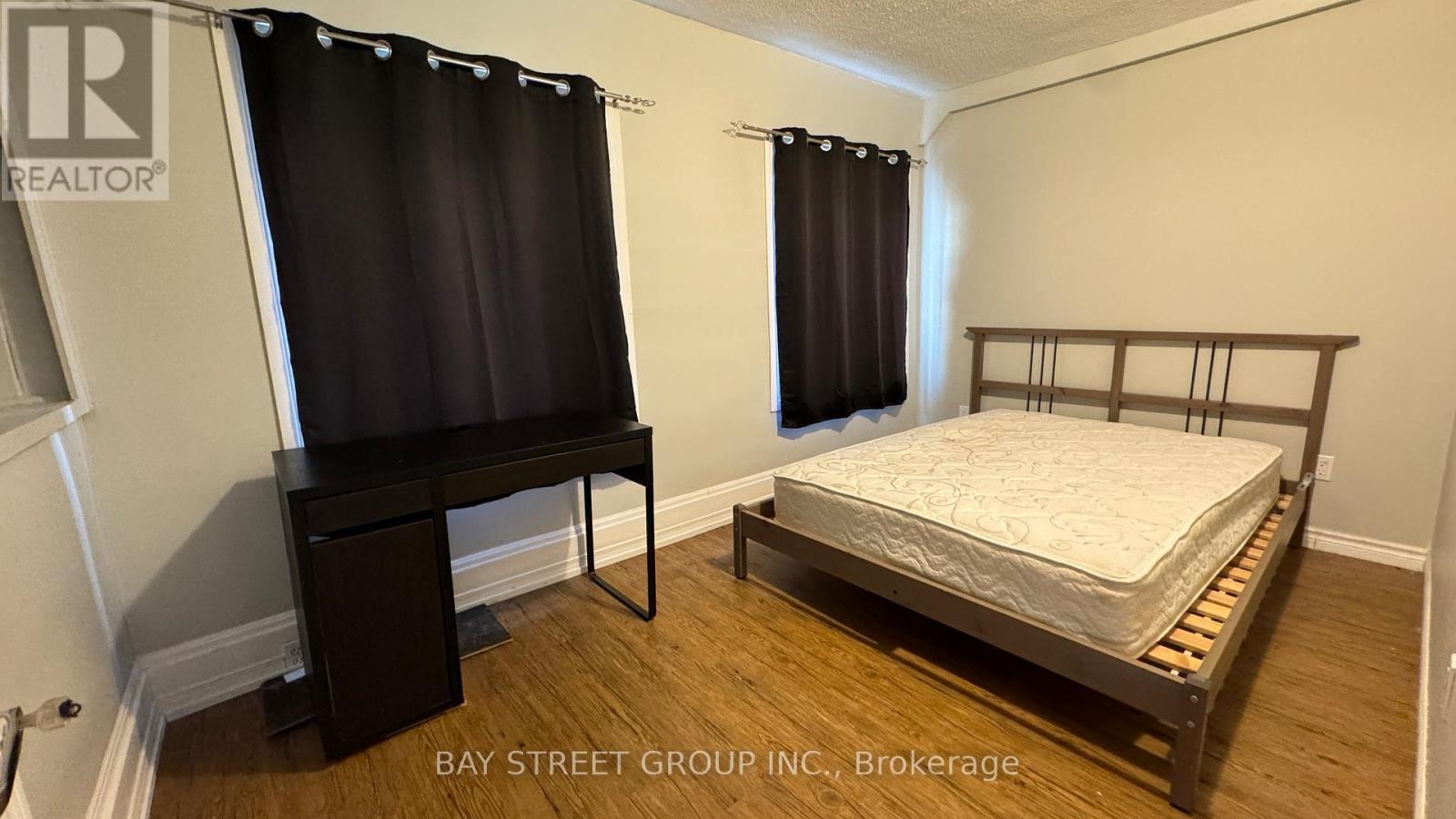 4738 Huron Street, Niagara Falls, ON - Indoor Photo Showing Bedroom