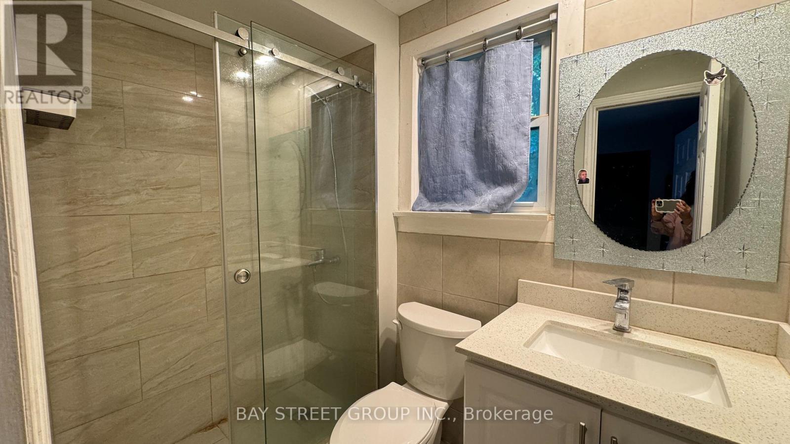 4738 Huron Street, Niagara Falls, ON - Indoor Photo Showing Bathroom