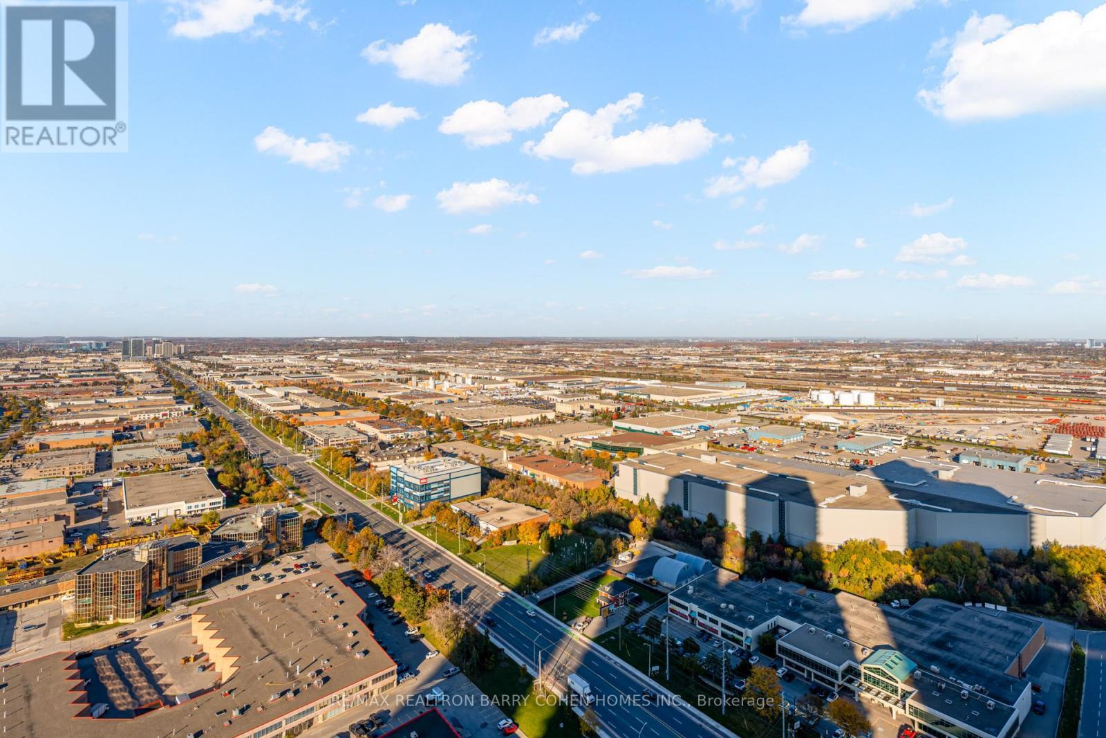 4015 - 1000 Portage Parkway, Vaughan, ON - Outdoor With View