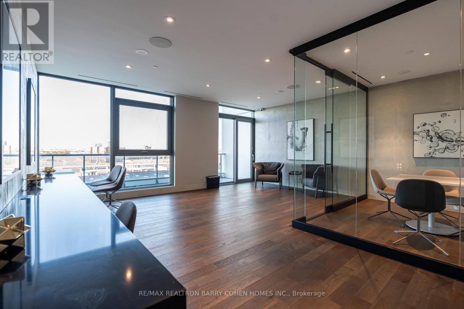 Office/Board Room - 4015 - 1000 Portage Parkway, Vaughan, ON - Indoor