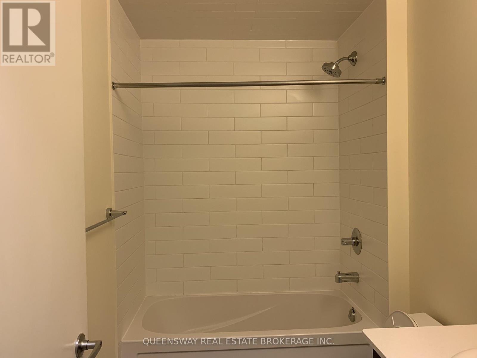 2104 - 360 Square One Drive, Mississauga, ON - Indoor Photo Showing Bathroom