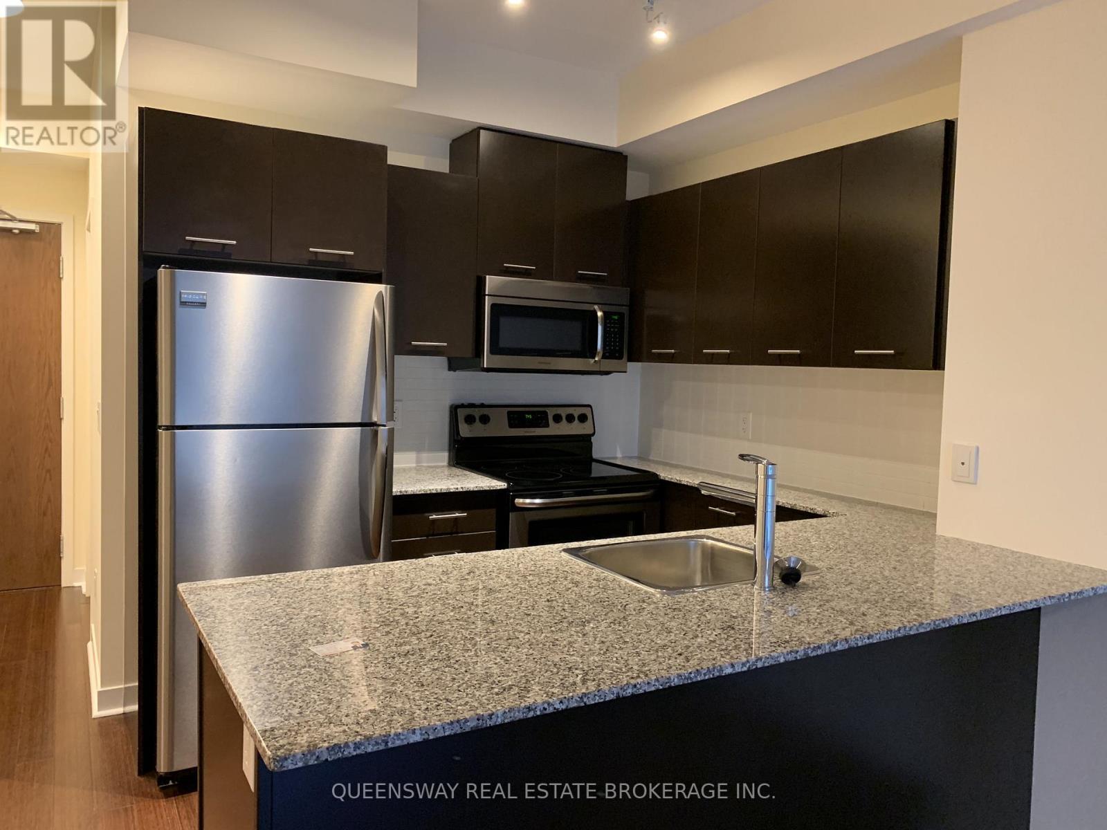 2104 - 360 Square One Drive, Mississauga, ON - Indoor Photo Showing Kitchen With Upgraded Kitchen