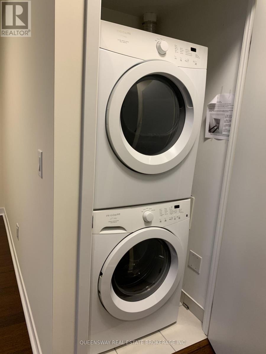 2104 - 360 Square One Drive, Mississauga, ON - Indoor Photo Showing Laundry Room