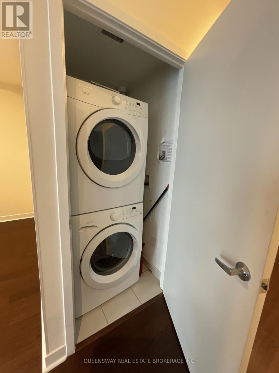 2104 - 360 Square One Drive, Mississauga, ON - Indoor Photo Showing Laundry Room