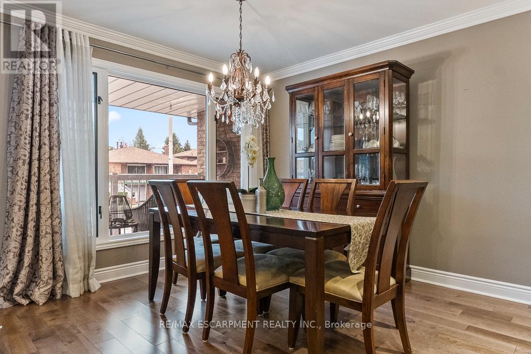 941 Stainton Drive, Mississauga, ON - Indoor Photo Showing Dining Room