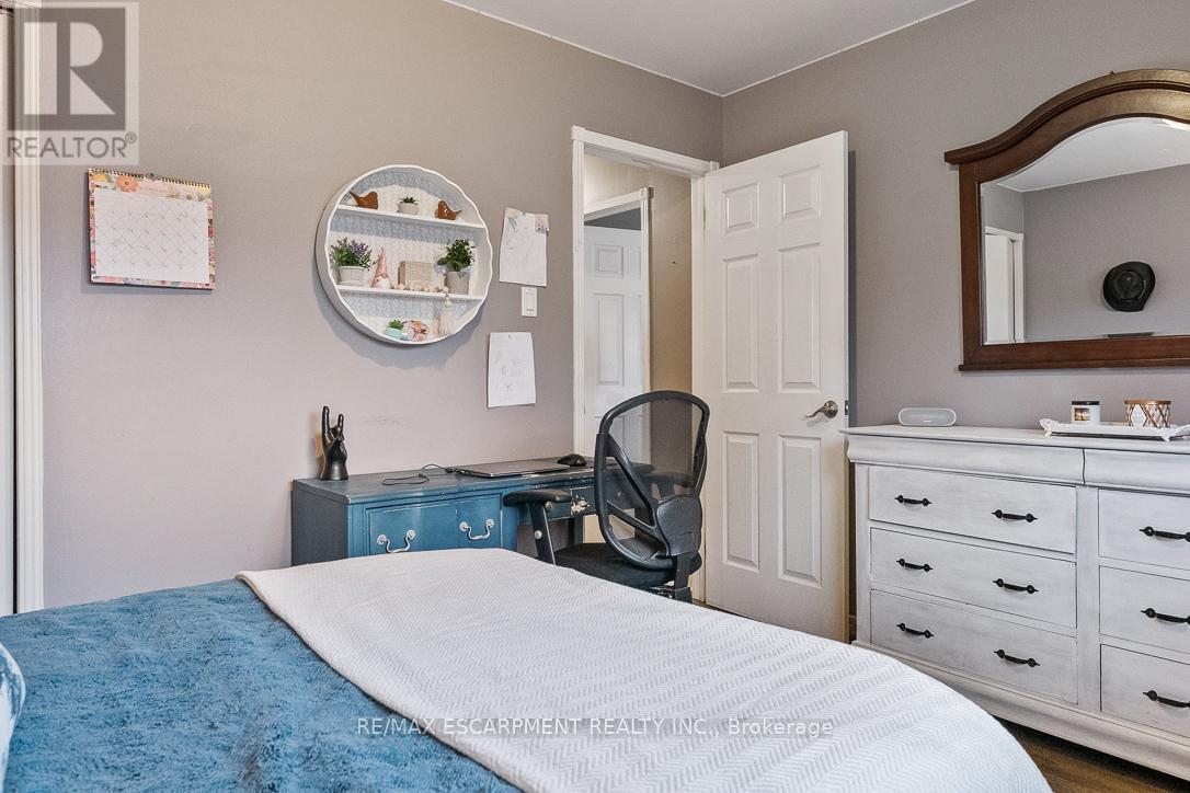 941 Stainton Drive, Mississauga, ON - Indoor Photo Showing Bedroom