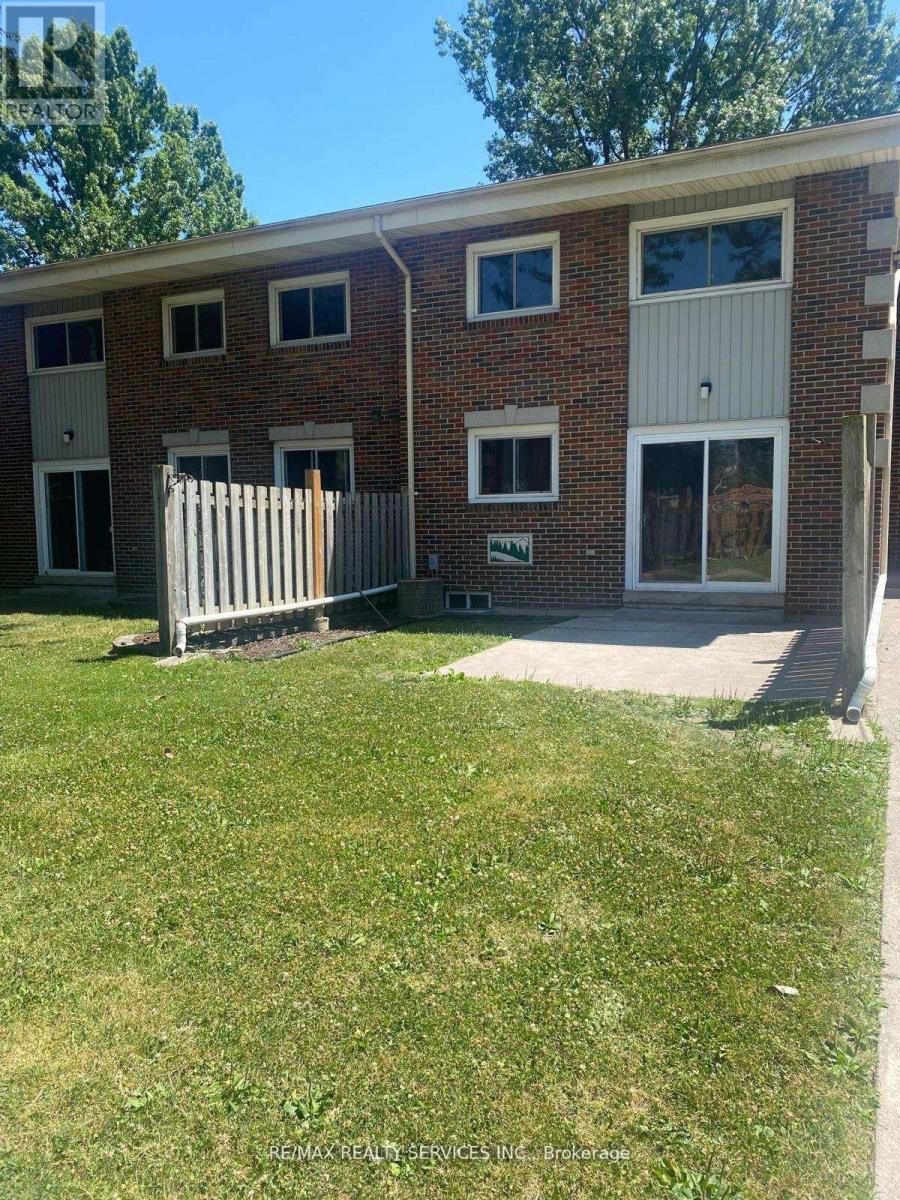 97 - 1730 Columbia Court, Windsor, ON - Outdoor