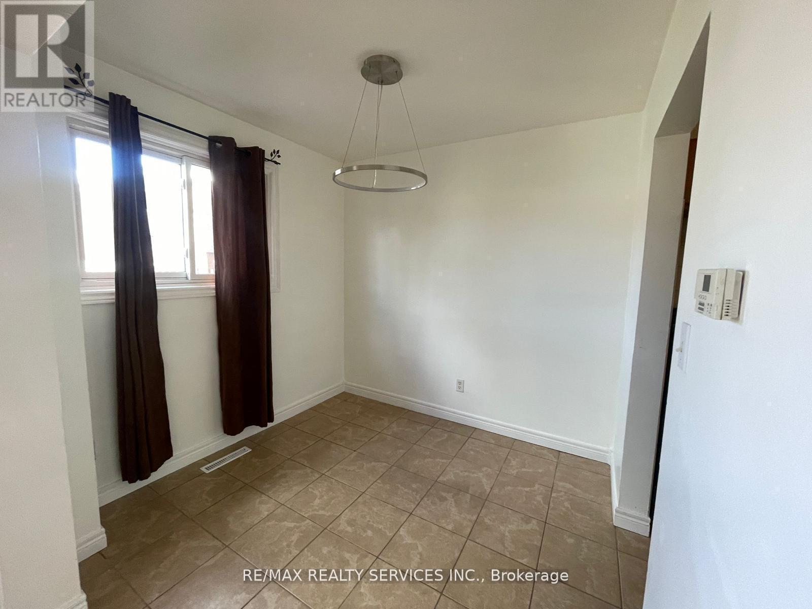 97 - 1730 Columbia Court, Windsor, ON - Indoor Photo Showing Other Room