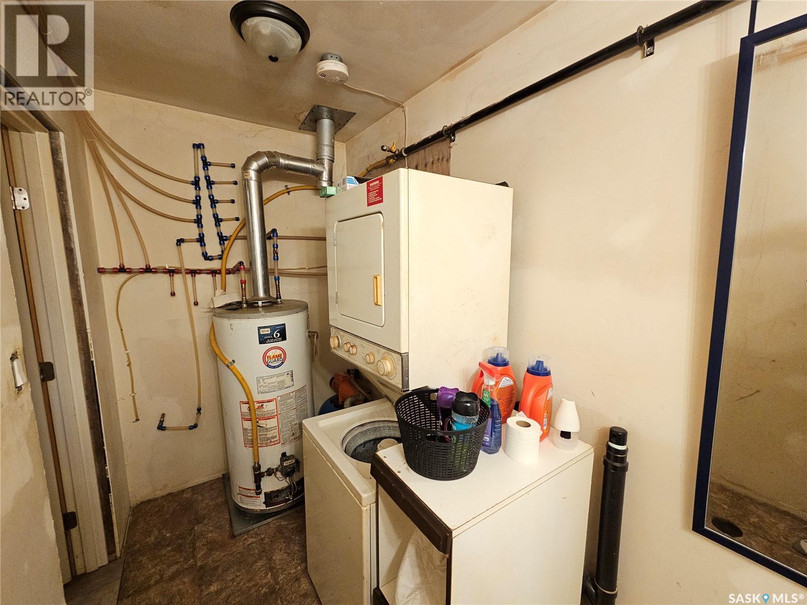 180 Main Street, Kisbey, SK - Indoor Photo Showing Laundry Room