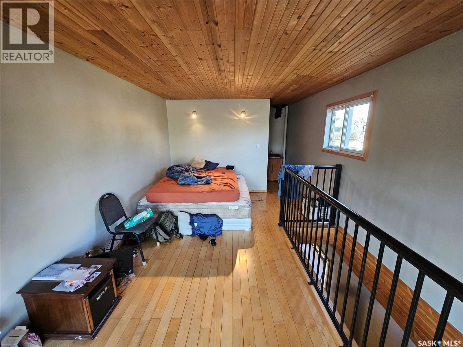 180 Main Street, Kisbey, SK - Indoor Photo Showing Other Room