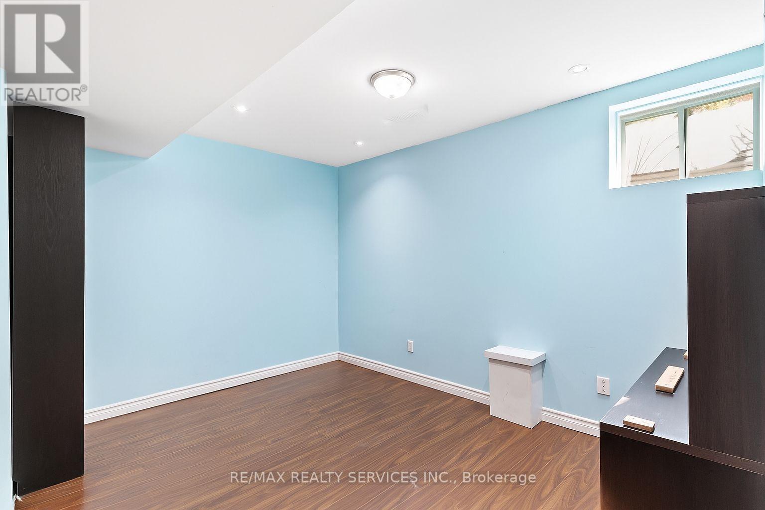 Bsmt - 524 Attenborough Terrace N, Milton, ON - Indoor Photo Showing Other Room