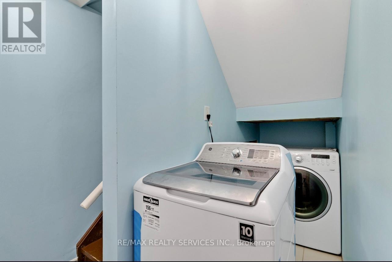 Bsmt - 524 Attenborough Terrace N, Milton, ON - Indoor Photo Showing Laundry Room