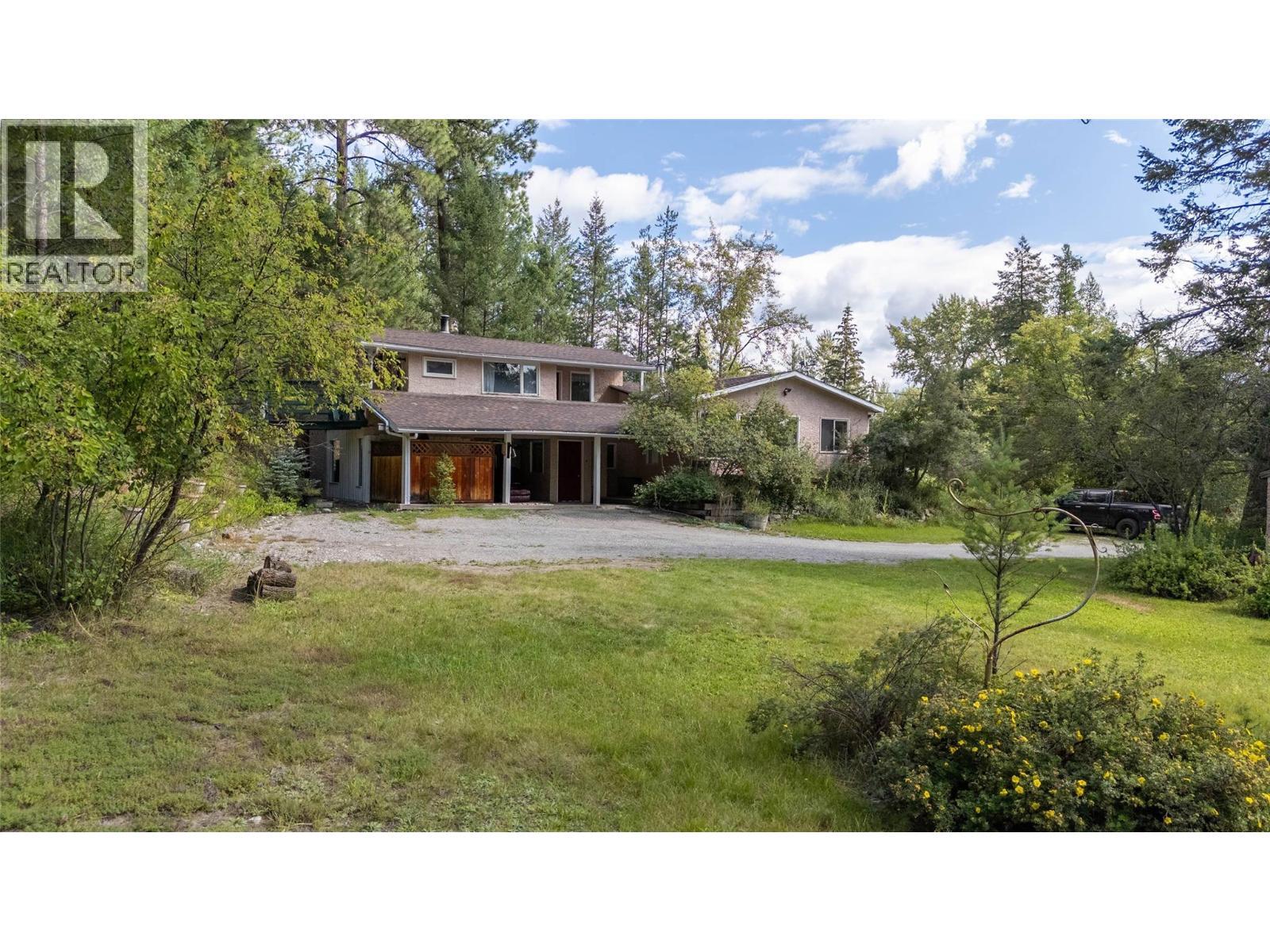 7825 Jaffray Baynes Lake Road Road, Jaffray, BC - Outdoor With Deck Patio Veranda