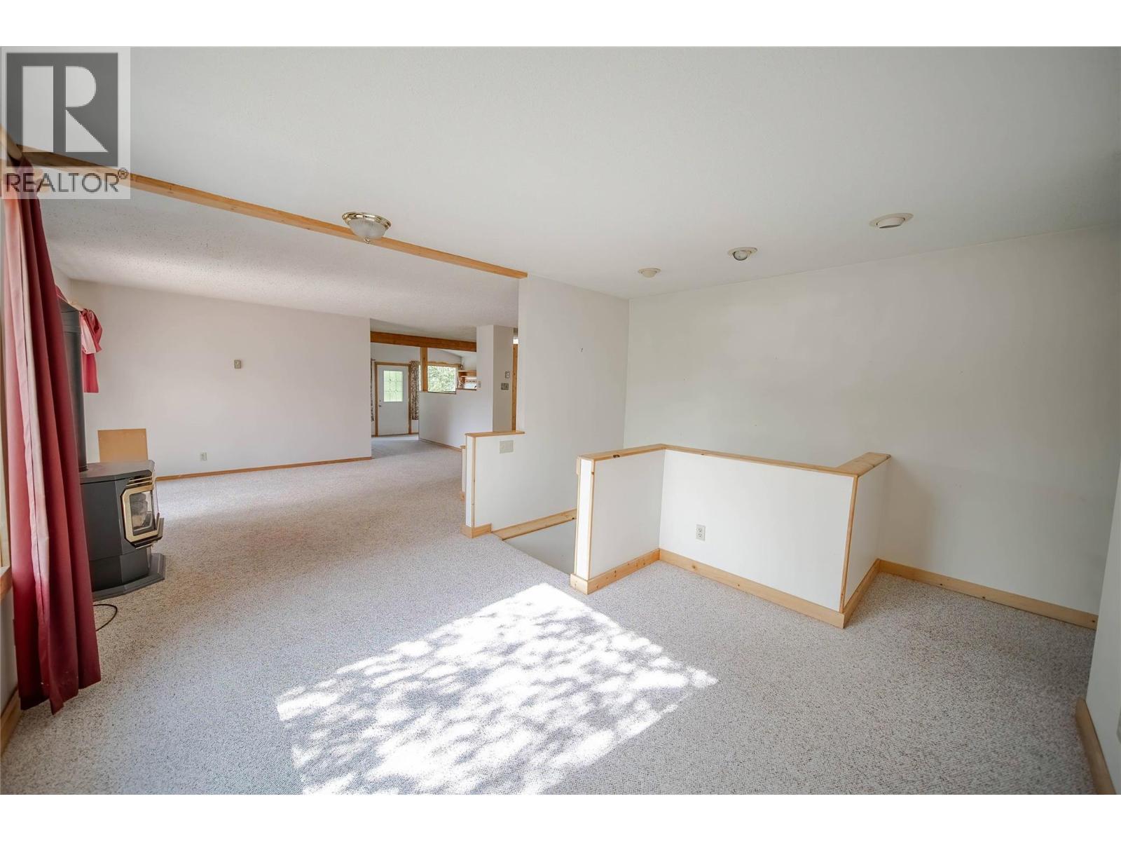 7825 Jaffray Baynes Lake Road Road, Jaffray, BC - Indoor Photo Showing Other Room