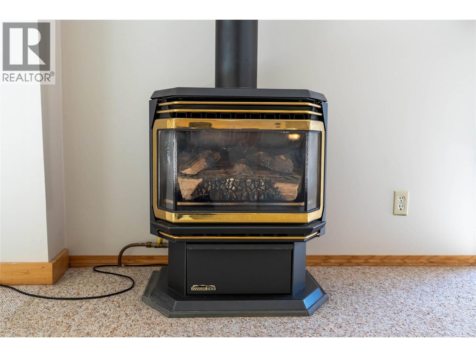 7825 Jaffray Baynes Lake Road Road, Jaffray, BC - Indoor Photo Showing Other Room