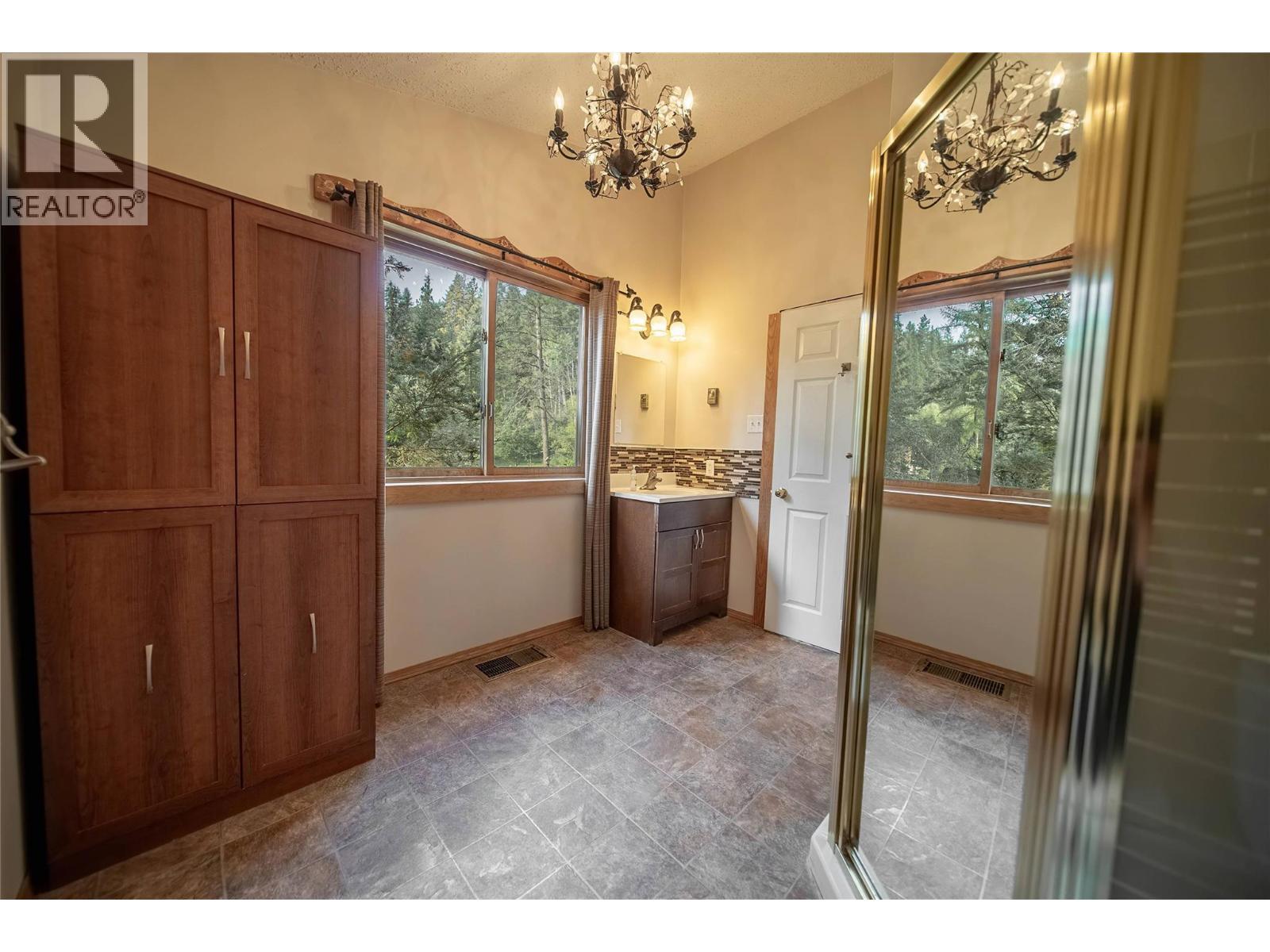 7825 Jaffray Baynes Lake Road Road, Jaffray, BC - Indoor Photo Showing Other Room