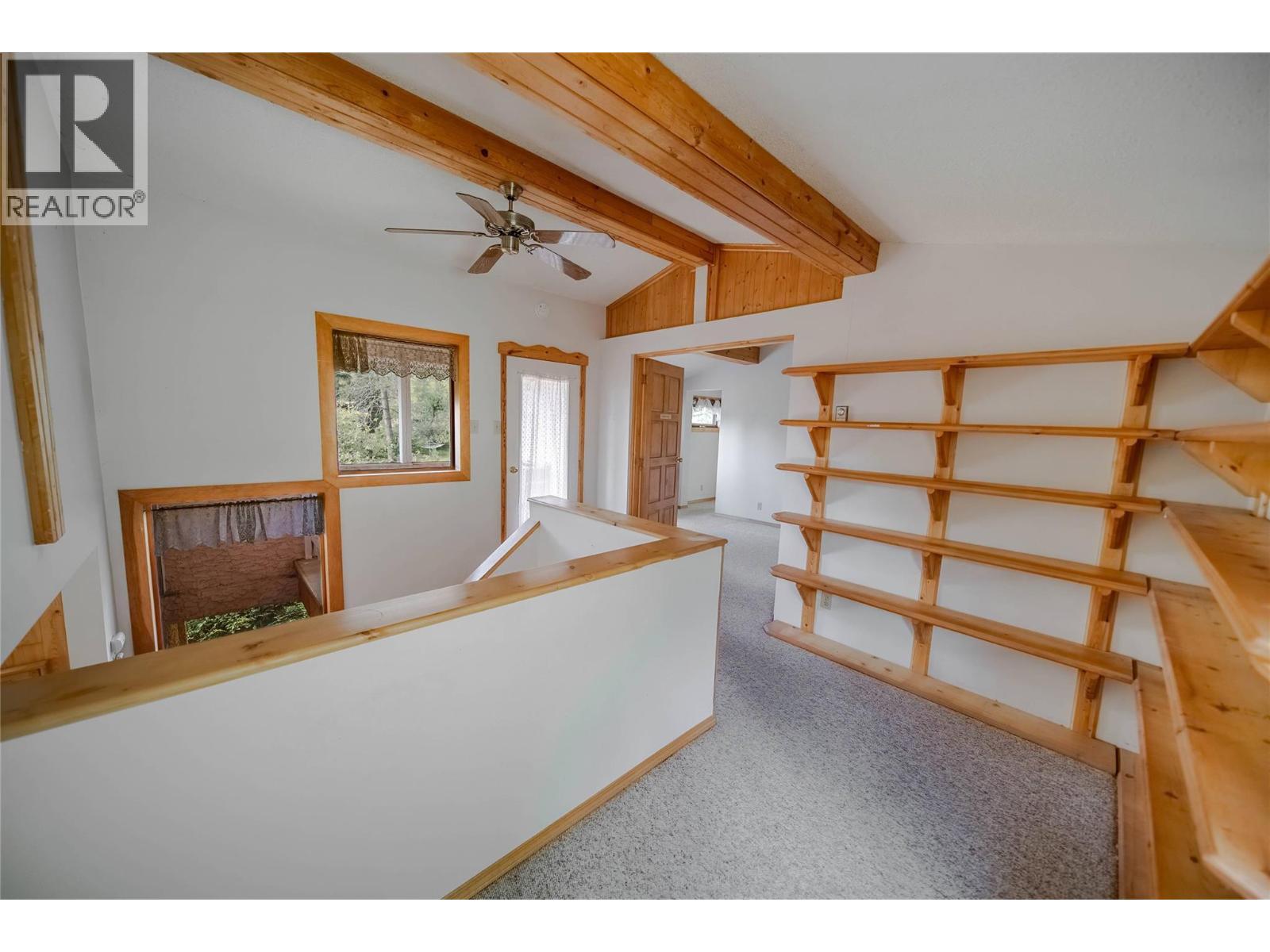 7825 Jaffray Baynes Lake Road Road, Jaffray, BC - Indoor