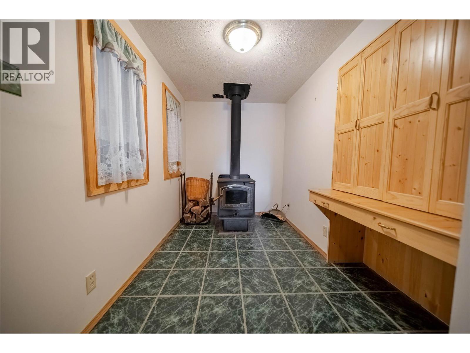 7825 Jaffray Baynes Lake Road Road, Jaffray, BC - Indoor Photo Showing Other Room