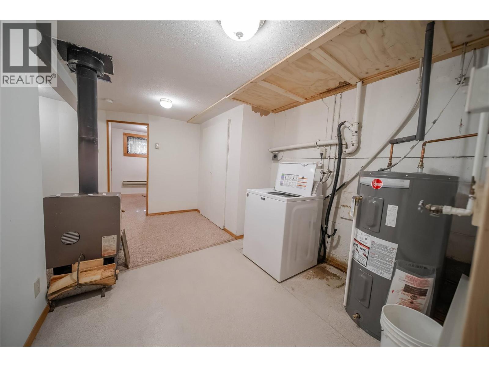 7825 Jaffray Baynes Lake Road Road, Jaffray, BC - Indoor Photo Showing Laundry Room