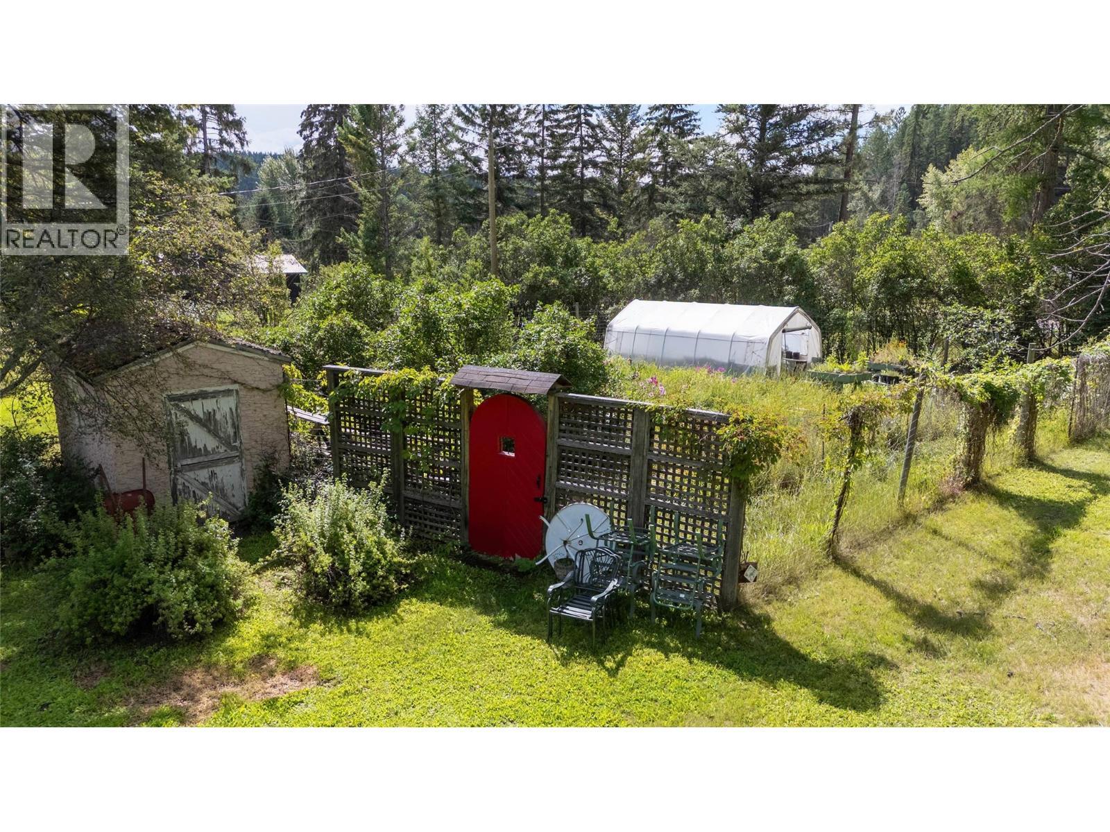 7825 Jaffray Baynes Lake Road Road, Jaffray, BC - Outdoor