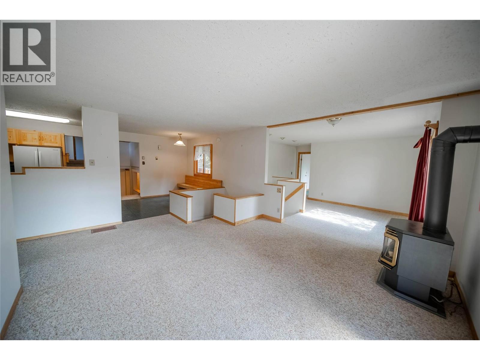 7825 Jaffray Baynes Lake Road Road, Jaffray, BC - Indoor