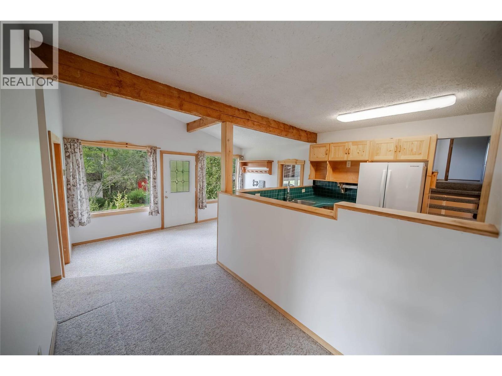 7825 Jaffray Baynes Lake Road Road, Jaffray, BC - Indoor Photo Showing Kitchen
