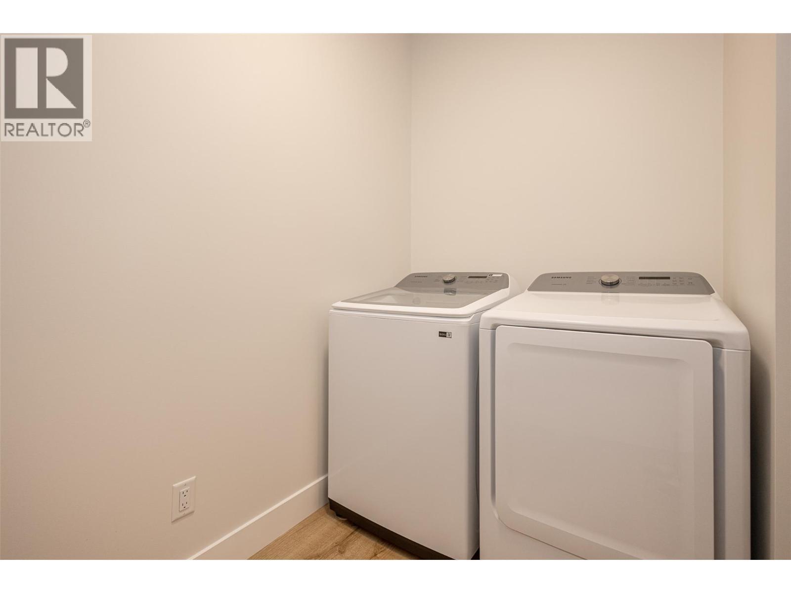 2118 Ryegrass Road, Kelowna, BC - Indoor Photo Showing Laundry Room